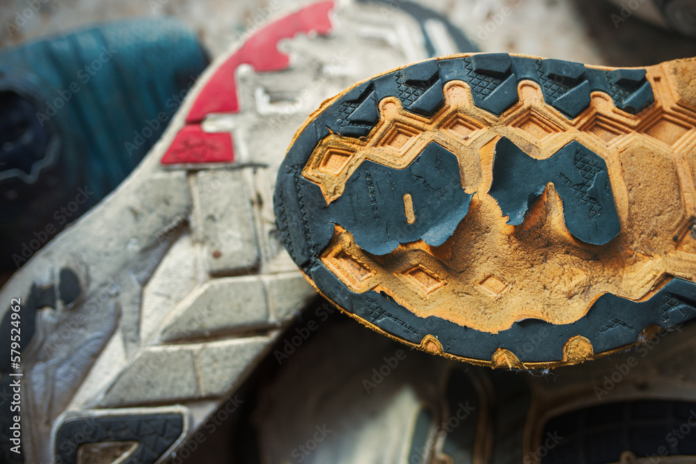 Uneven wear pattern on running shoes